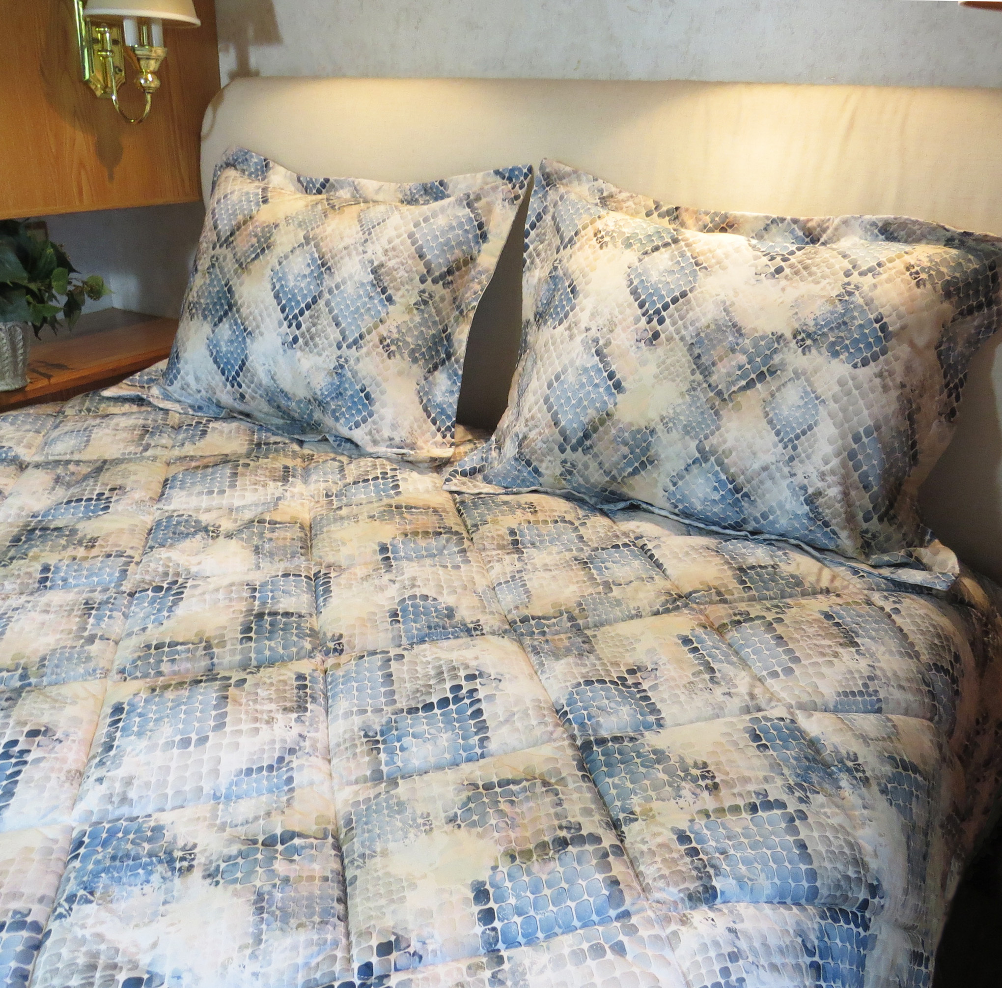 Cristalli Italian Print Fitted Bedspread for RVs