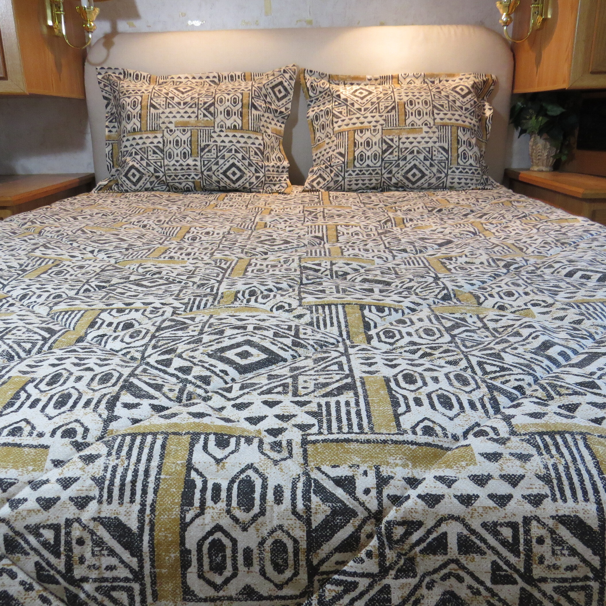 On the Trail Fitted Bedspread for Airstream
